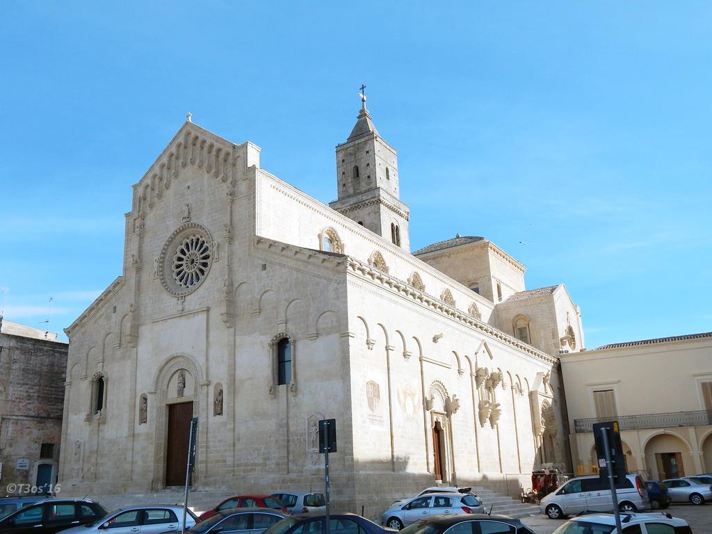 Отель Sotto L'Arco Матера Экстерьер фото